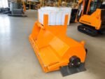 Sweeper Machine With Water Spray - Image 2